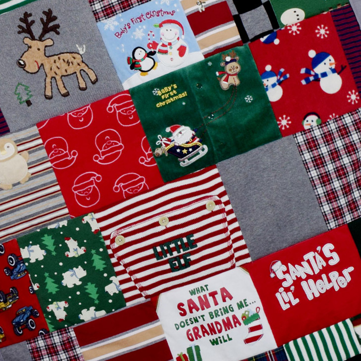Save your Christmas PJs for a Christmas Pajama Quilt from JellyBeanQuilts.com! So cute! #christmasquilt #pajamaquilt #christmaspajamaquilt #christmaspjquilt #hannaandersson